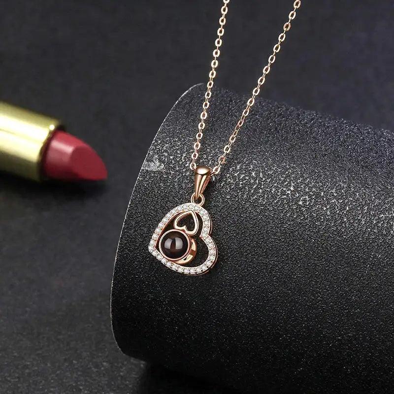 Popular Retro Fashion Light Luxury Necklace