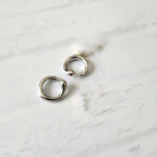 Metallic round earring