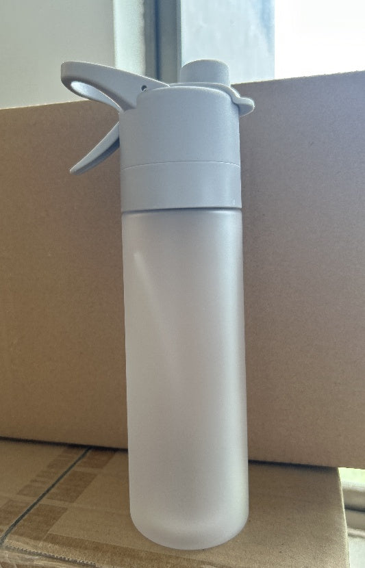 Spray Water Bottle For Girls Outdoor Sport Fitness Water Cup Large Capacity Spray Bottle Drinkware Travel Bottles Kitchen Gadgets Pi-Mart