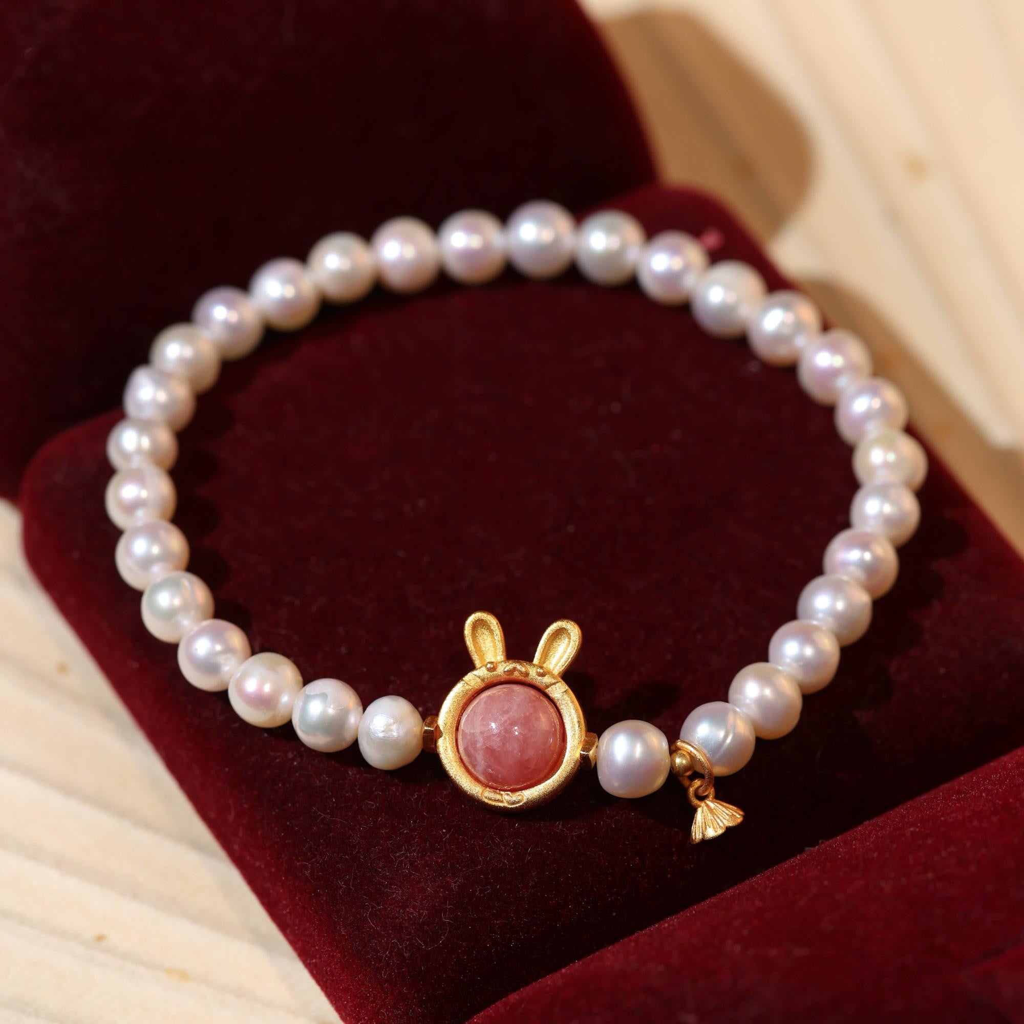 Single-ring Freshwater Pearl Strand With Rabbit Accessory Pi-Mart