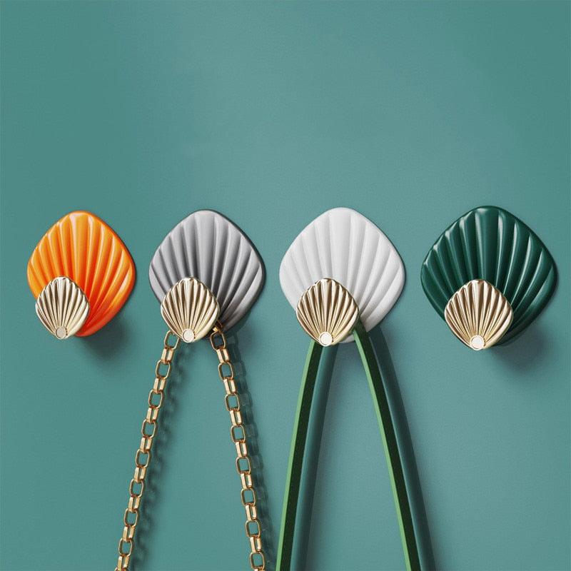 4pcs Creative Shell Shape Wall Hanging Hook Punch-free Strong Adhesive Hook Bathroom Kitchen Wall-mounted Seamless Sticky Hook  Shell Hook Non-Punching Strong Adhesive Adhesive Hook Bearing Door Behind Wall Bathroom Kitchen Key Holder Stevvex