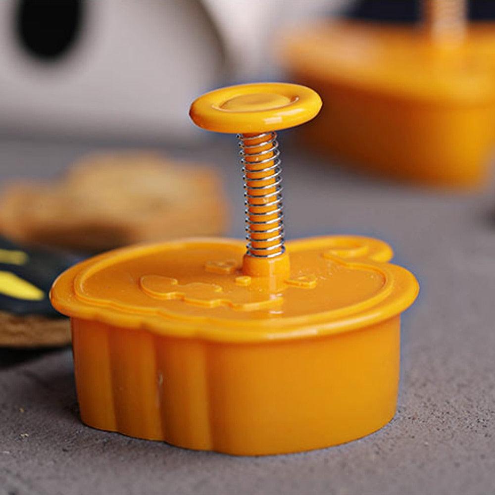 4Pcs/set Plastic Christmas Christmas Tree Halloween Pumpkin Ghost Theme Cookie Cutter Plunger Fondant Chocolate Mold Halloween Cookie Cutters Thanksgiving Fall Christmas Cookie Cutters Biscuit Mold 3D Mini Fondant Cookie Tools Stevvex