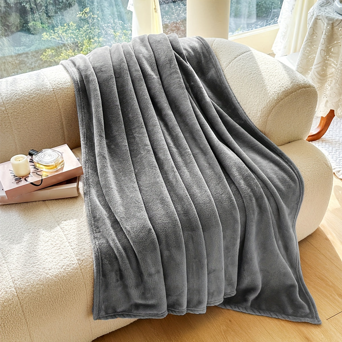 1pc Fleece Flannel Throw Blanket Super Soft Comfy And Cozy Luxury Solid Color Bed Blanket For Couch Portable Travel Blanket Cover Blanket Lootquake LLC