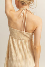 Knotted Detail Halter Neck Flowy Maxi Dress Elegant and Chic Halter Neck Dress with Flowy Maxi Length for Formal Events