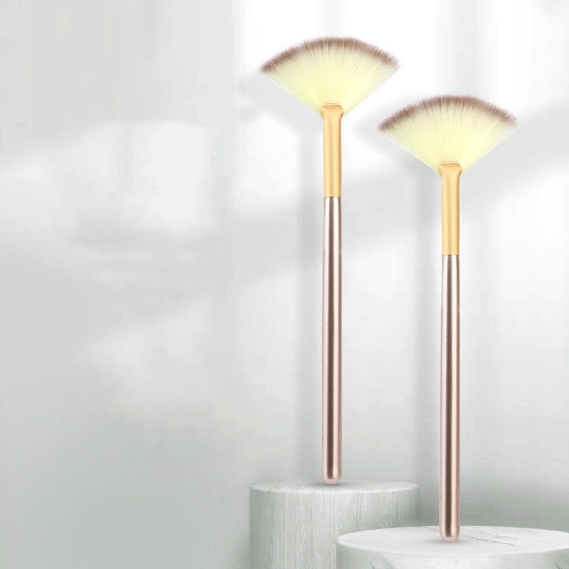 Single Fan-shaped Brightening Makeup Brush Pi-Mart