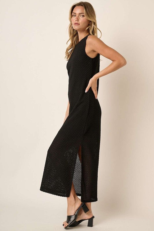 Side Slit Round Neck Sleeveless Dress – Elegant and Versatile Sleeveless Dress with Sophisticated Side Slit Detail For Any Occasion Stevvex