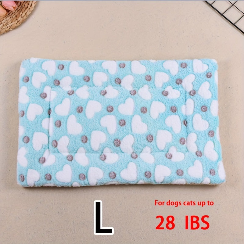 All-Season Dirt-Resistant Rectangular Pet Blanket - Comfortable Dog Paw Heart Print Pet Bed, 1pc Lootquake LLC