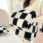 1pc Cozy Traditional Style Plaid Flannel Blanket, Red And White Or Black And White, Soft Panda Velvet (Polyester Fiber), Warm Travel Pet Blanket For Dogs And Cats, Washable, Christmas present Lootquake LLC