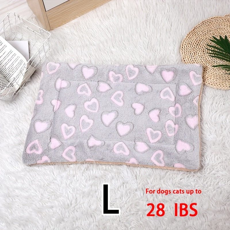 All-Season Dirt-Resistant Rectangular Pet Blanket - Comfortable Dog Paw Heart Print Pet Bed, 1pc Lootquake LLC