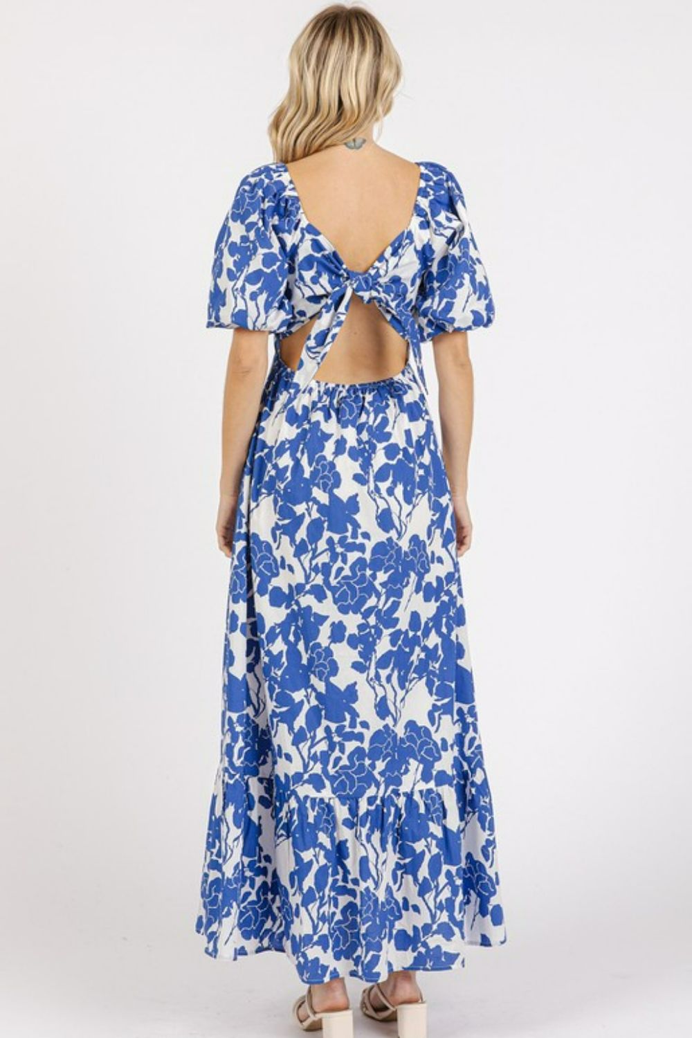 New Summer Cutout Back Floral Sweetheart Neck Puff Sleeve Dress – Unique, Romantic and Trendy Floral Dress with Puff Sleeves and Cutout Back Stevvex