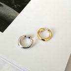 Metallic round earring