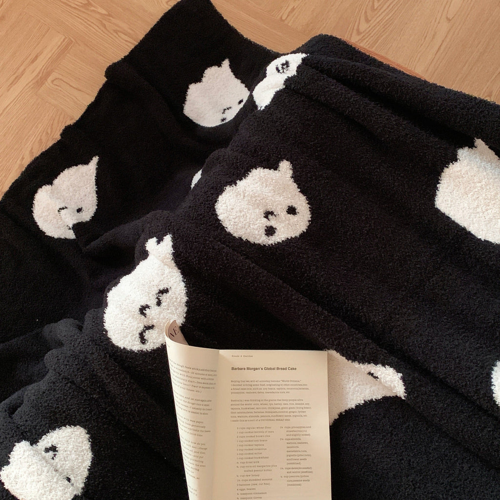 1pc Halloween Cute Cartoon Ghost Premium Sense Home Warm Blanket Nap Throw Blanket Travel Blanket Shawl Blanket Single Sided Fleece Jacquard High Quality Knitted Blanket Lootquake LLC