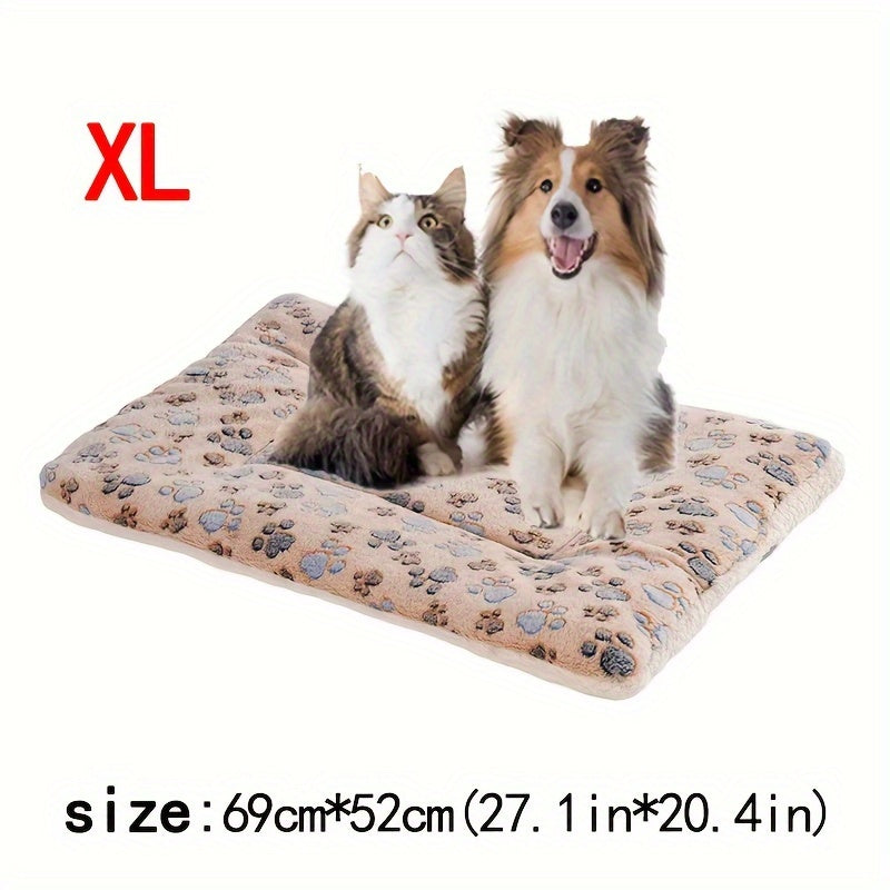 All-Season Dirt-Resistant Rectangular Pet Blanket - Comfortable Dog Paw Heart Print Pet Bed, 1pc Lootquake LLC