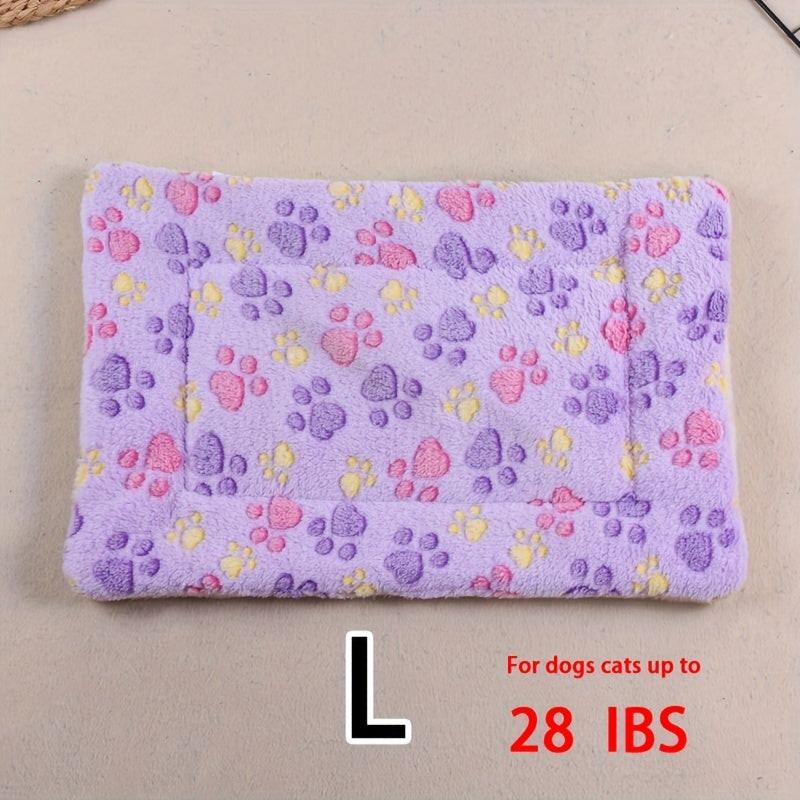 All-Season Dirt-Resistant Rectangular Pet Blanket - Comfortable Dog Paw Heart Print Pet Bed, 1pc Lootquake LLC