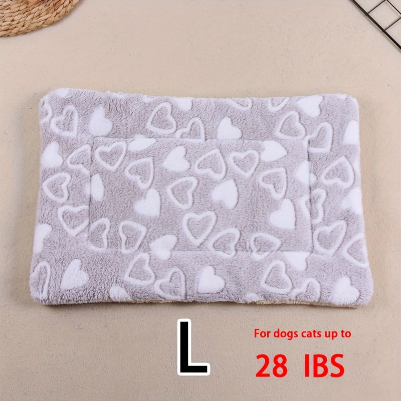 All-Season Dirt-Resistant Rectangular Pet Blanket - Comfortable Dog Paw Heart Print Pet Bed, 1pc Lootquake LLC