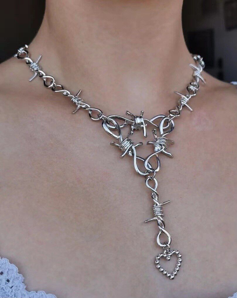 Hollow Love Heart Thorns Necklace Pi-Mart