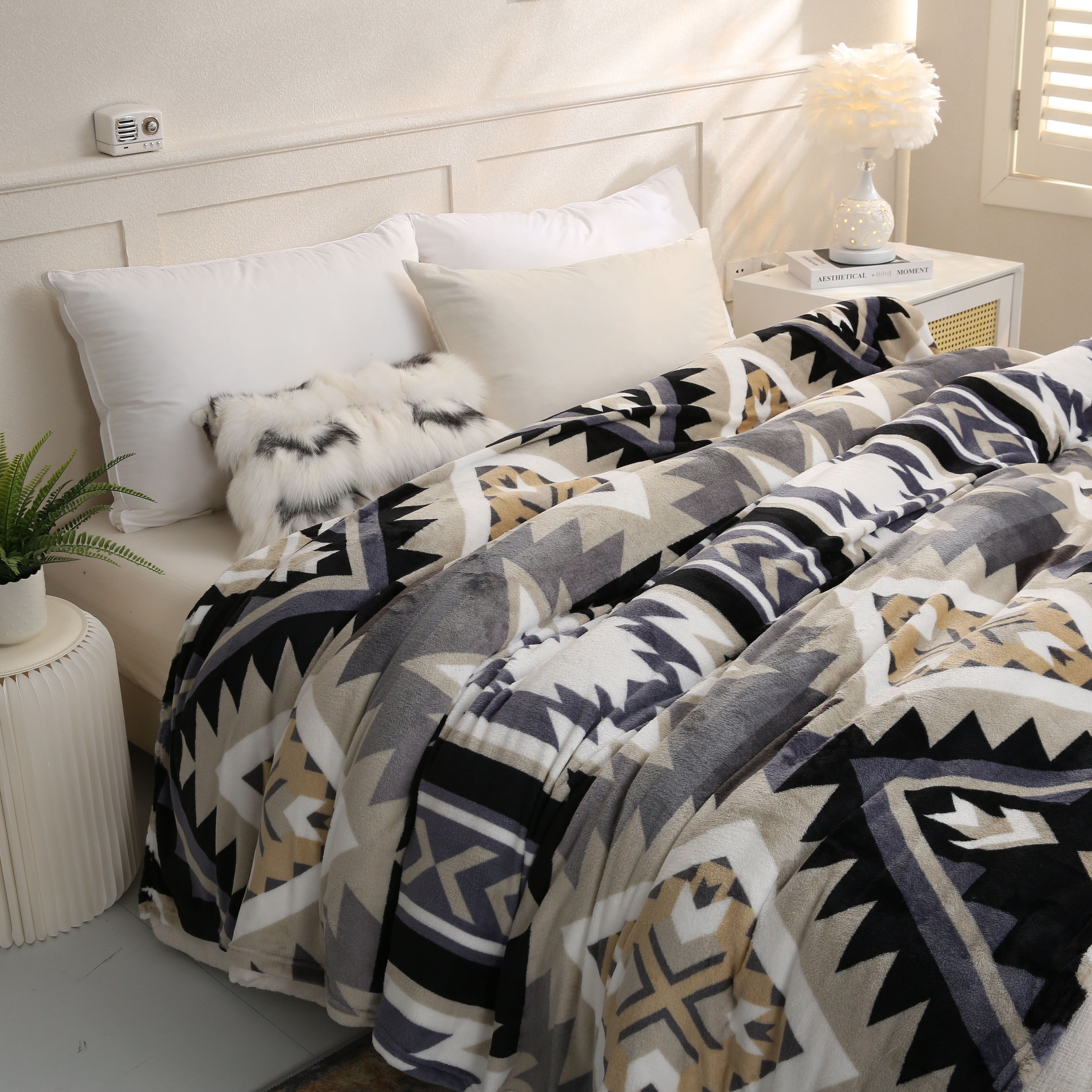 1pc Southwest Native American Flannel Polyester Throw Double-side Printed Blanket, Aztec Geometry Pattern Travel Couch Bed Blanket Plush Soft Lightweight Blanket For All Season Lootquake LLC