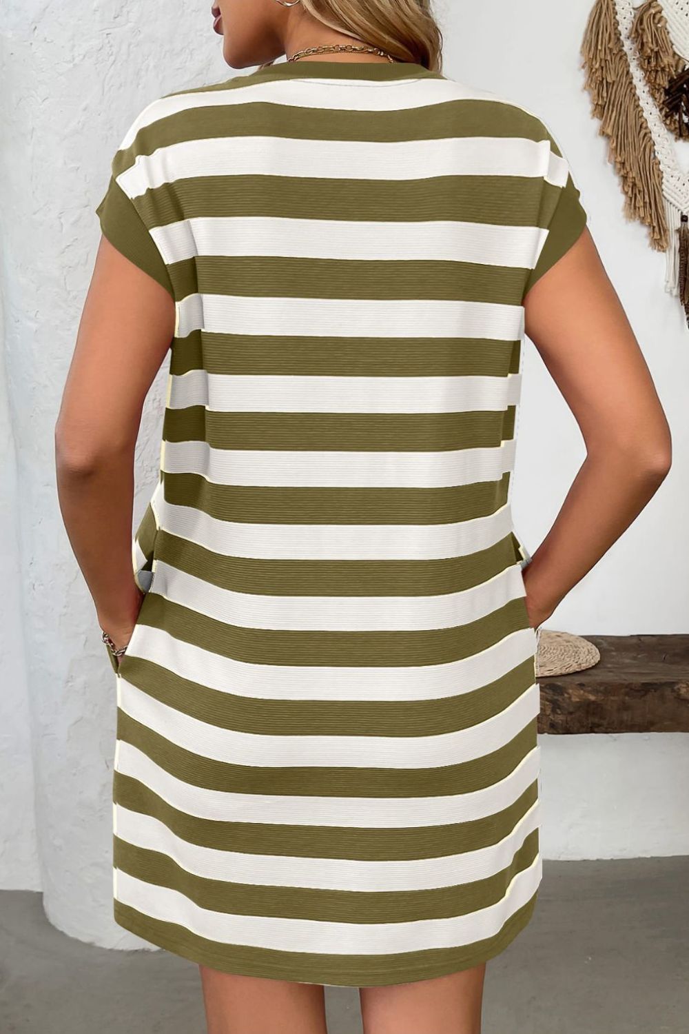 Simple Contrast Striped Round Neck Short Sleeve Mini Dress Casual & Comfortable Everyday Dress for Women Stevvex