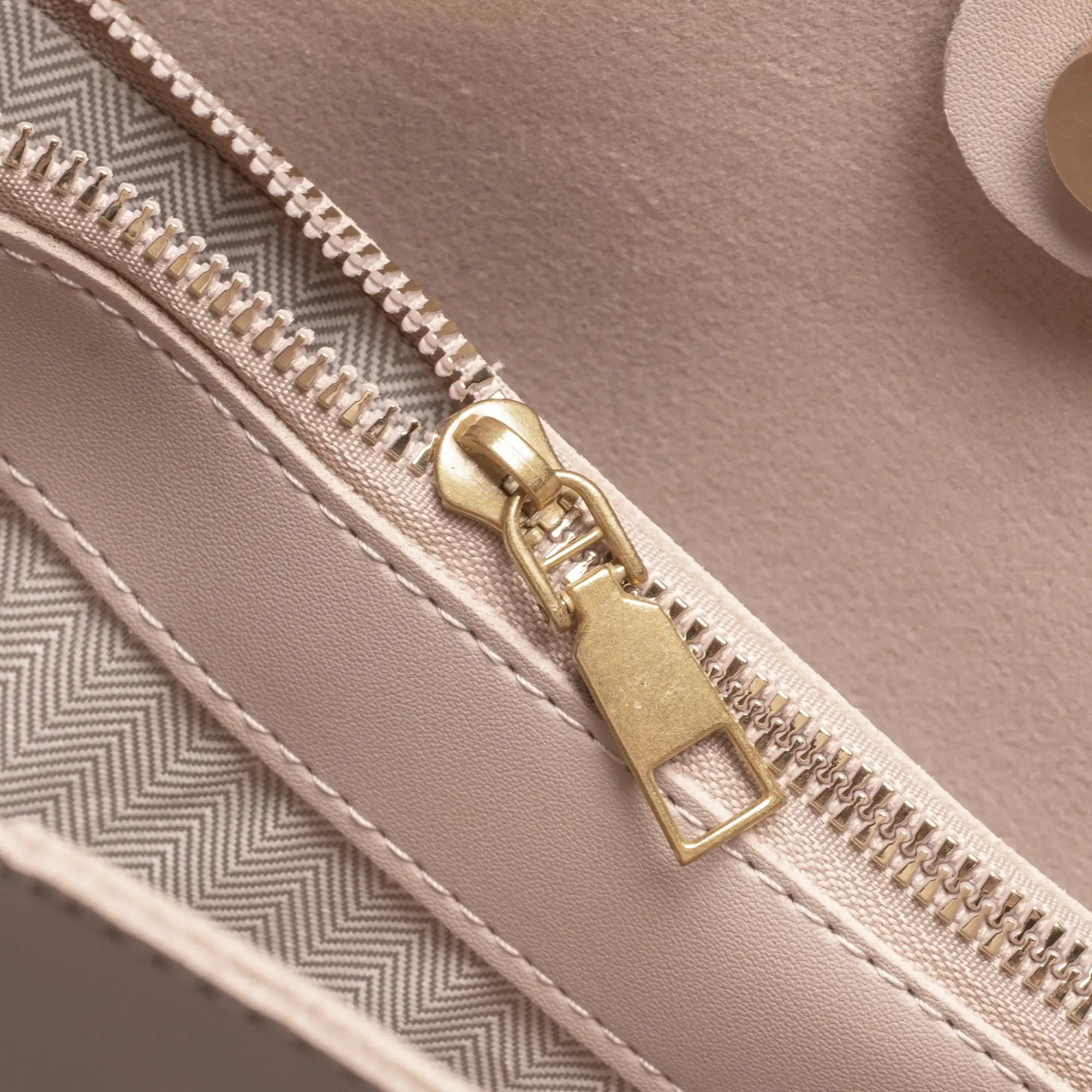Olives Vegan Leather Tote Pi-Mart