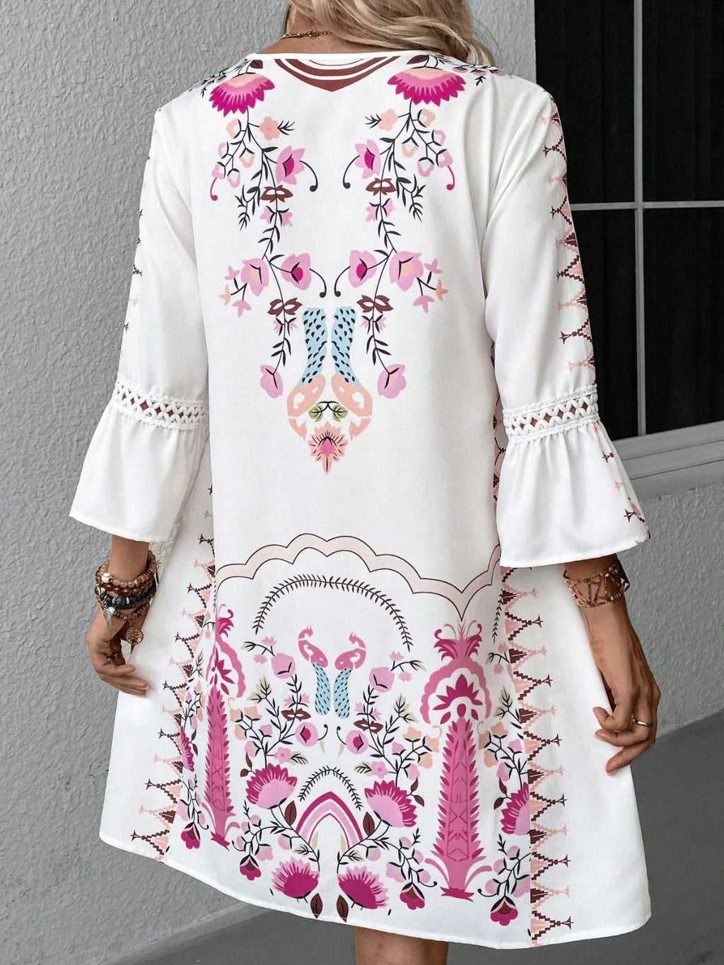 Exquisite Summer Feminine Lace Detail Printed Dress Chic Midi Lightweight Dress Stevvex