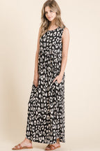 Leopard Maxi Dress with Pockets – Trendy Leopard Print Dress, Pocketed Maxi Dress, Shirred Waist Dress, Comfortable Leopard Dress, Stylish Maxi Dress, Chic Animal Print Dress, Casual Chic Maxi Dress Stevvex