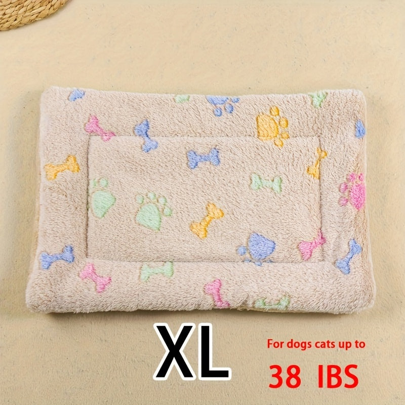 All-Season Dirt-Resistant Rectangular Pet Blanket - Comfortable Dog Paw Heart Print Pet Bed, 1pc Lootquake LLC
