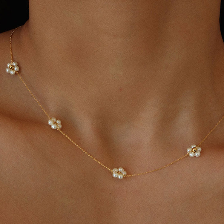 Simple Pearls Flower Necklace Pi-Mart