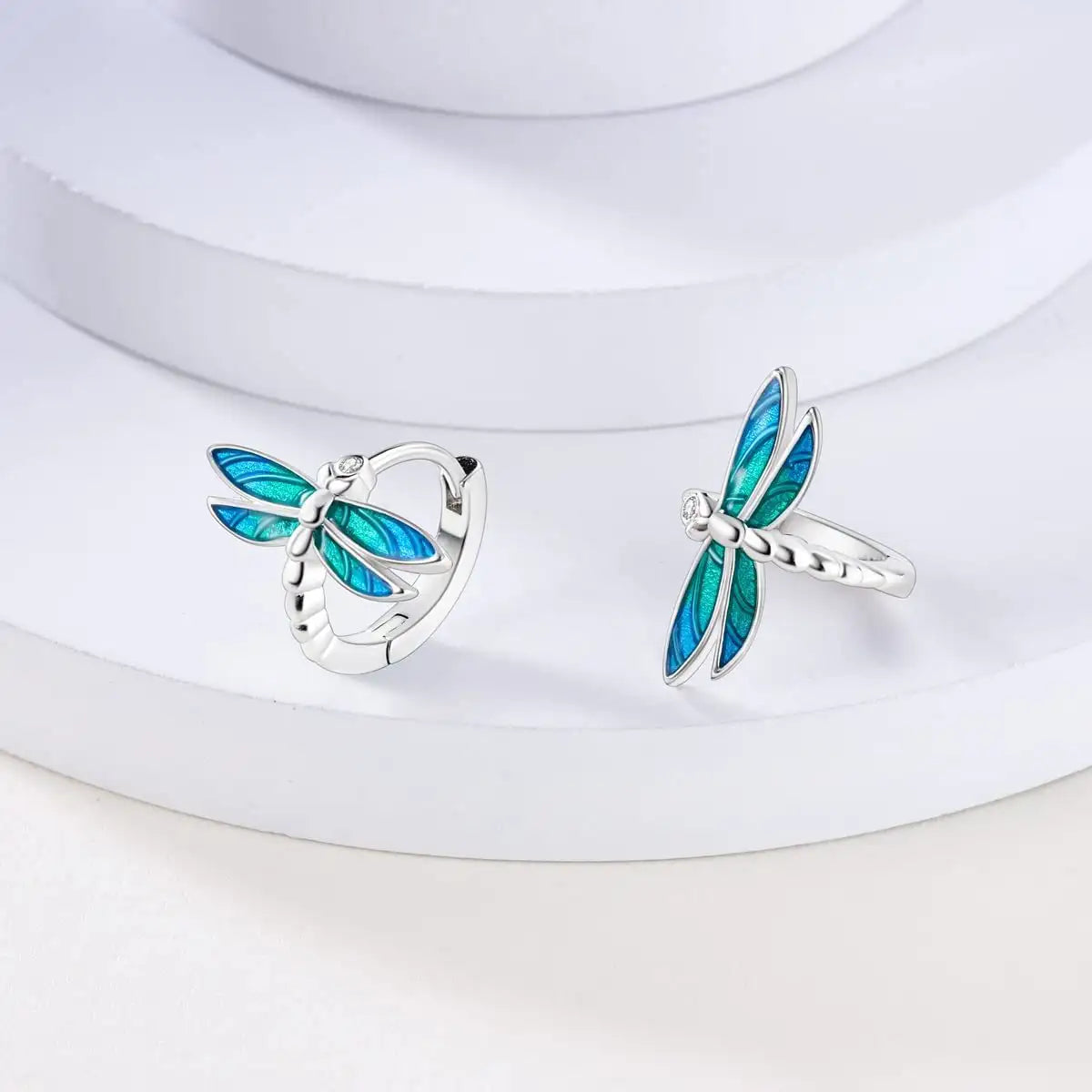 Women's Brass Gold Electroplated Elegant Dripping Earrings