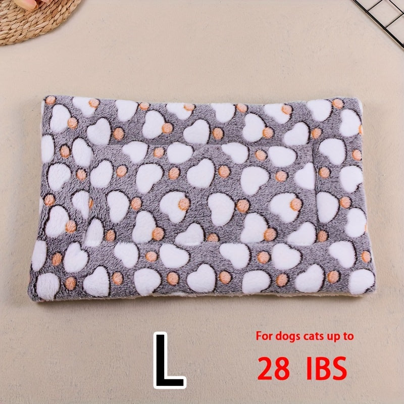 All-Season Dirt-Resistant Rectangular Pet Blanket - Comfortable Dog Paw Heart Print Pet Bed, 1pc Lootquake LLC