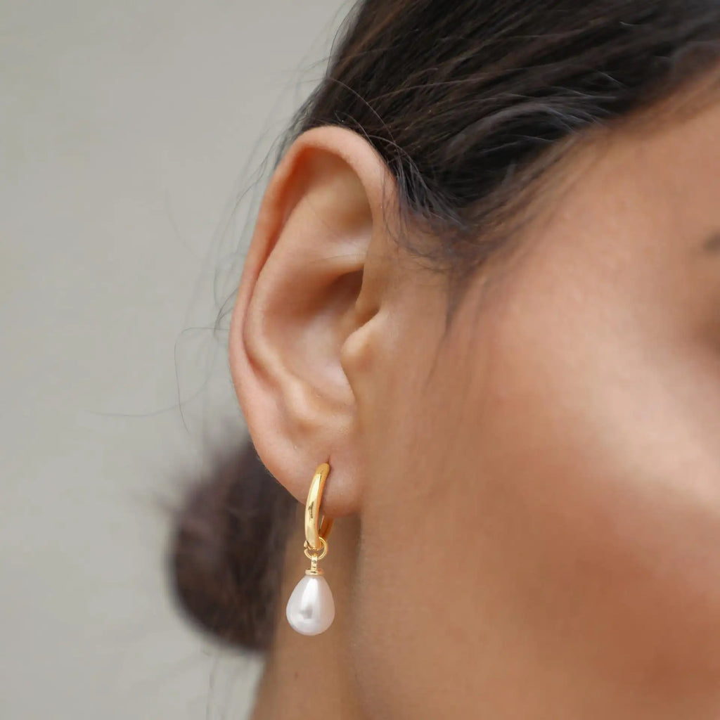 Small Water Drop Shape Pearl Pendant Necklace And Earrings Suite Women