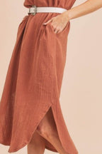 Round Neck Midi Tank Dress with Pockets Casual, Comfortable & Functional for Everyday Wear