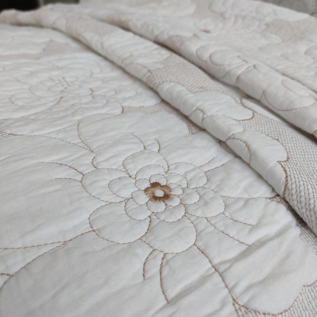 Cotton Thickened Pure White Beige Camellia Embroidery Three-piece Bed Cover Set Pi-Mart