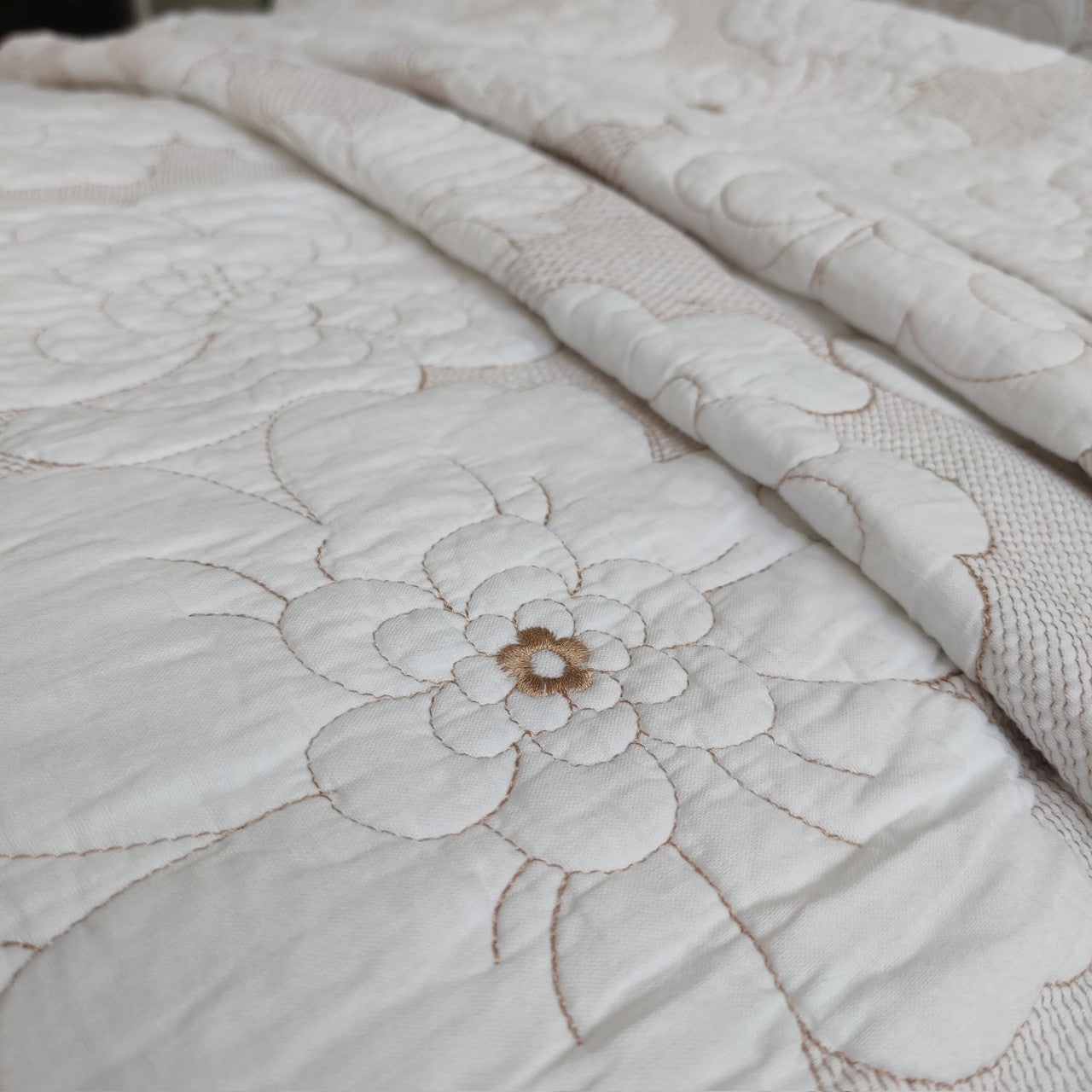 Cotton Thickened Pure White Beige Camellia Embroidery Three-piece Bed Cover Set Pi-Mart