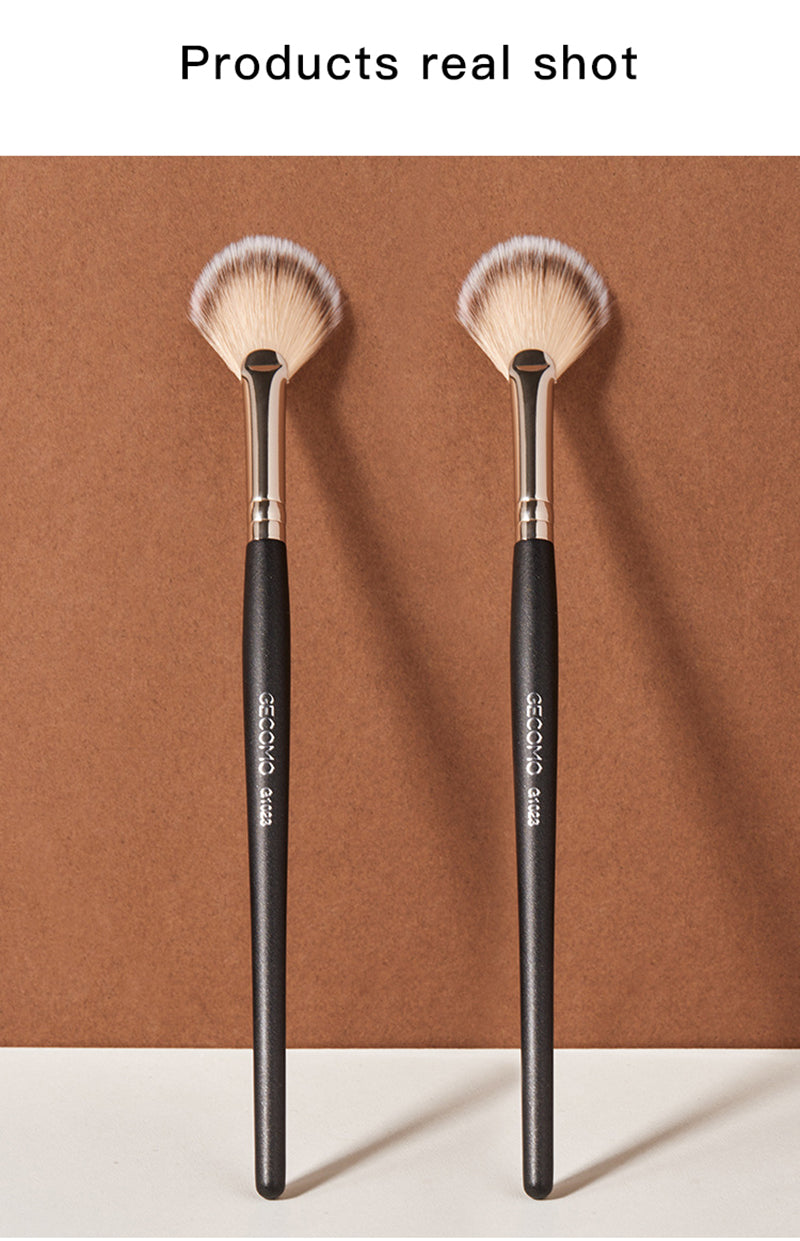 Scalloped Highlight Makeup Brush Beauty Tool Pi-Mart
