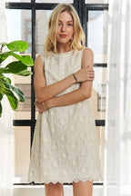 Applique Round Neck Sleeveless Shift Dress For Summer – Classy, Sophisticated, Fashionable, Flattering, Stylish, Timeless Elegance Stevvex