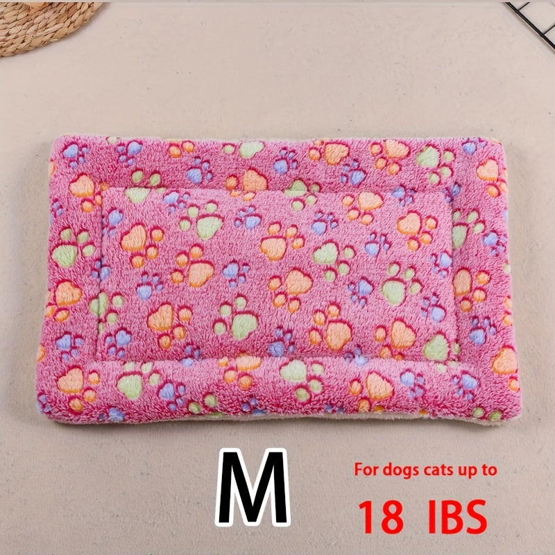 All-Season Dirt-Resistant Rectangular Pet Blanket - Comfortable Dog Paw Heart Print Pet Bed, 1pc Lootquake LLC