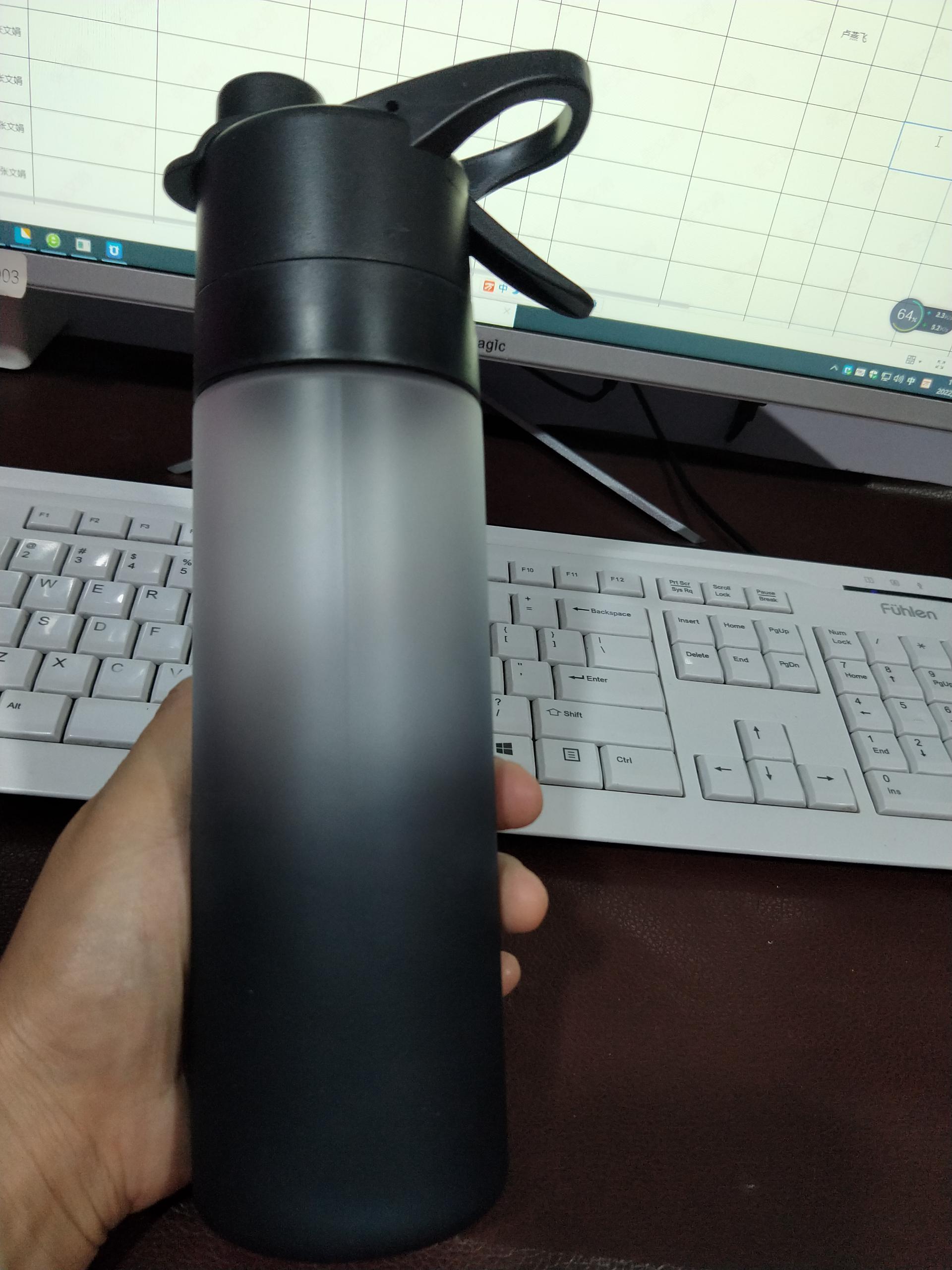 Spray Water Bottle For Girls Outdoor Sport Fitness Water Cup Large Capacity Spray Bottle Drinkware Travel Bottles Kitchen Gadgets Pi-Mart