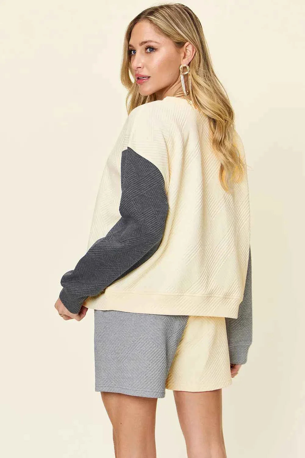 Contrast Chic: Pocketed Two-Piece Shoulder Set THRIXINE