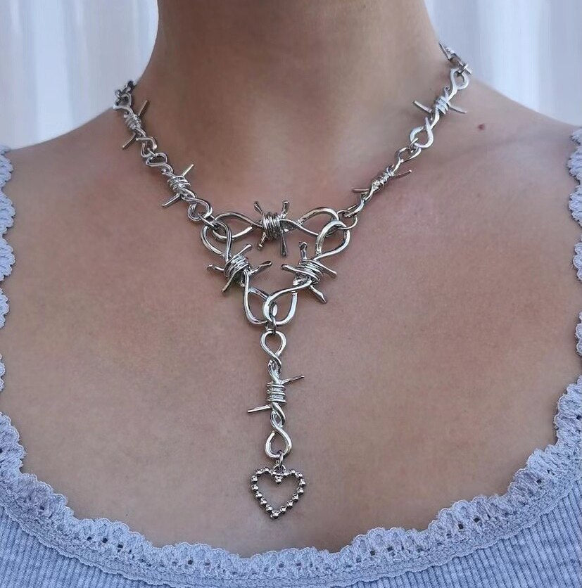 Hollow Love Heart Thorns Necklace Pi-Mart