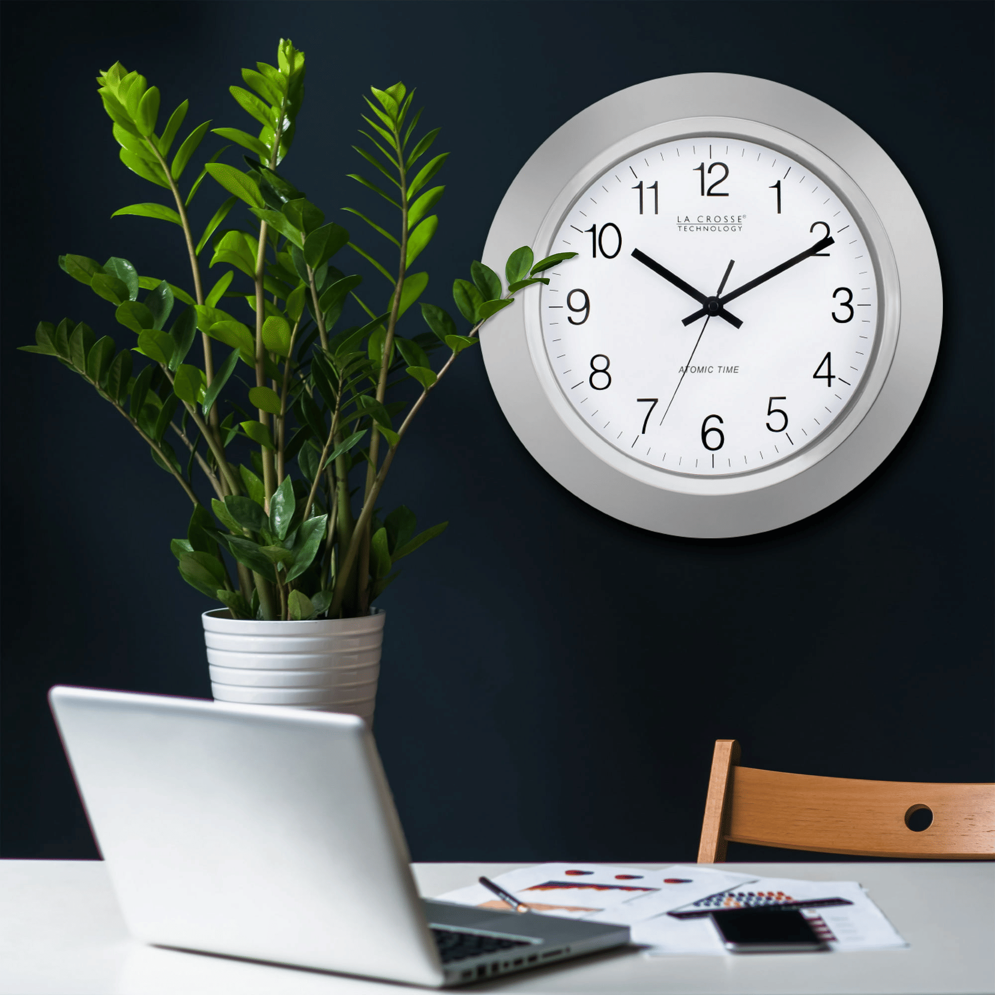 La Crosse Technology 14-inch Silver Contemporary Atomic Analog Clock, WT-3144S-Int EasyOptionXY LLC