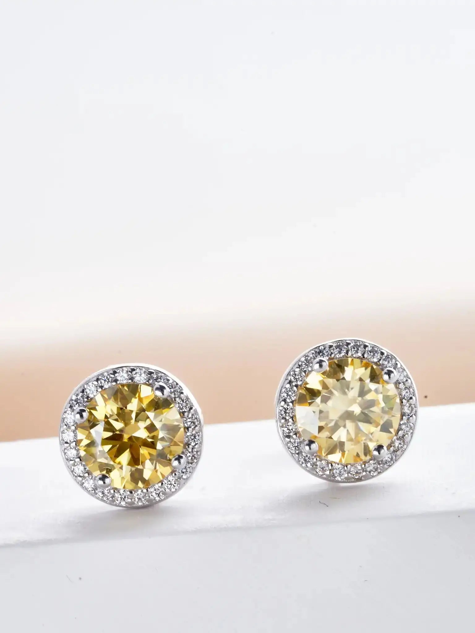 925 Sterling Silver 1ct Moissanite Round Stud Earrings Bridal Wedding Gift BandsCo Straps