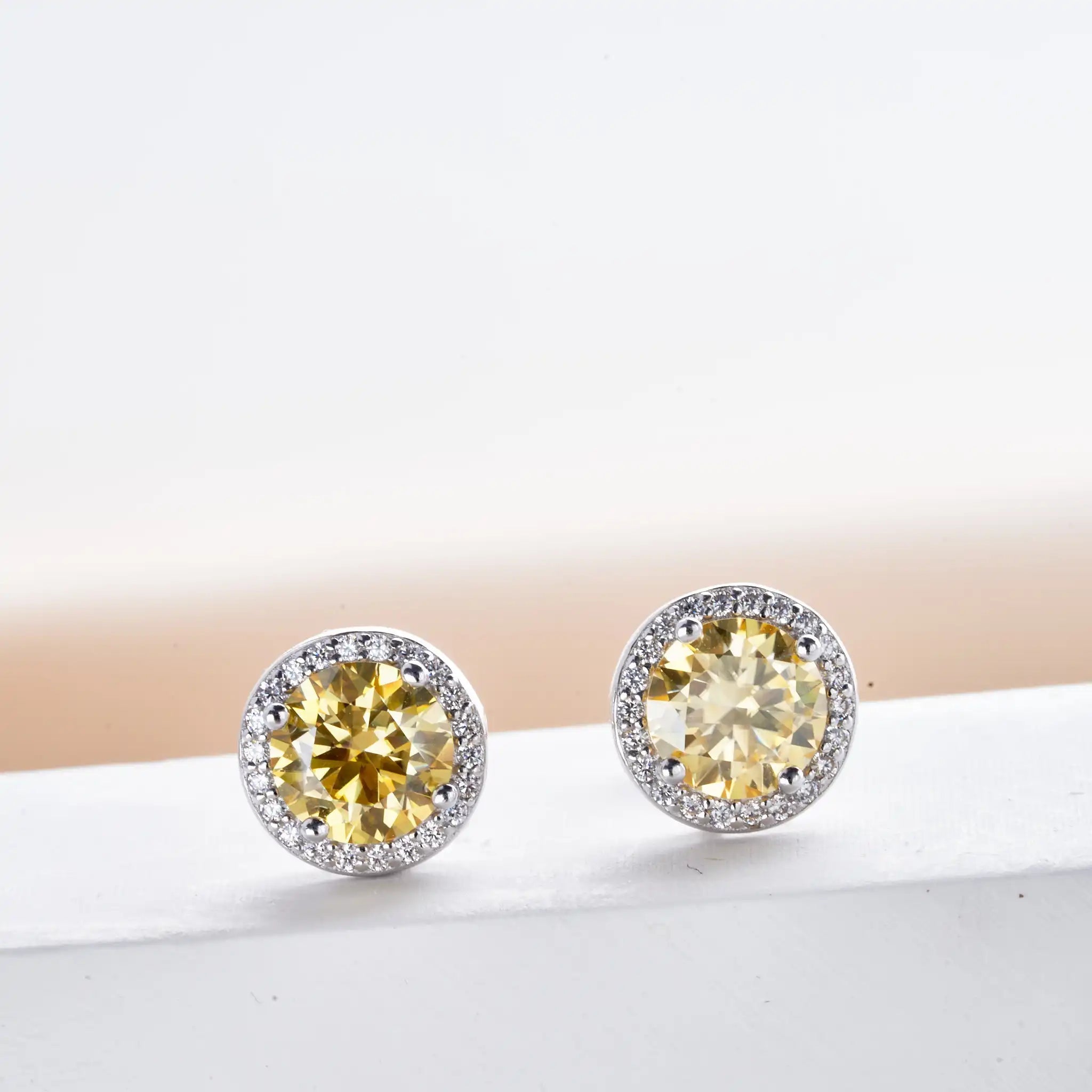 925 Sterling Silver 1ct Moissanite Round Stud Earrings Bridal Wedding Gift BandsCo Straps