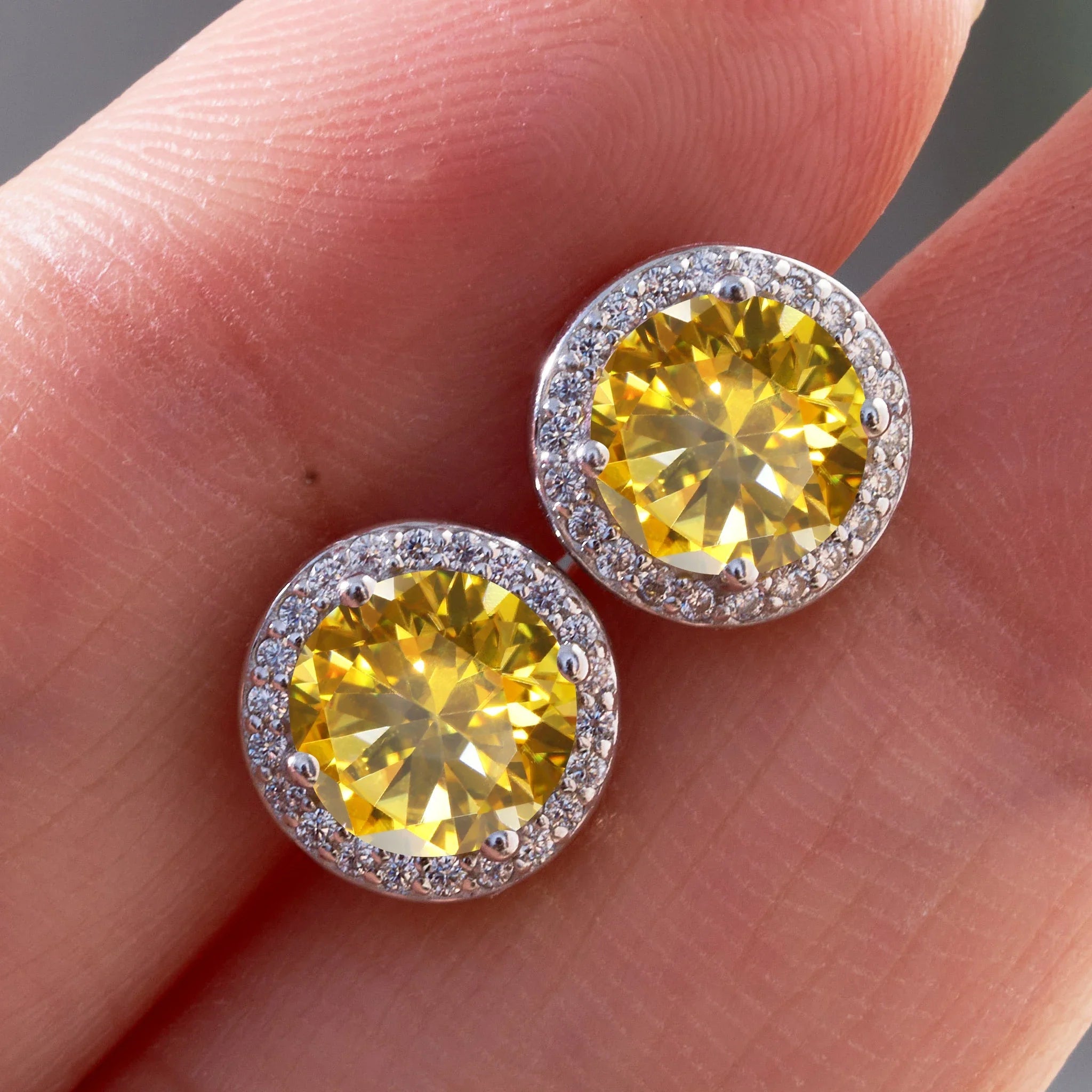 925 Sterling Silver 1ct Moissanite Round Stud Earrings Bridal Wedding Gift BandsCo Straps