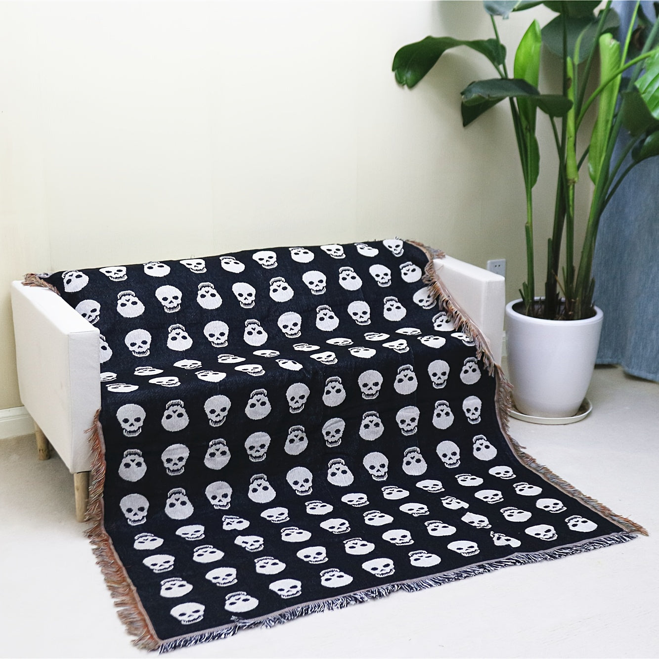 Bohemian Knitted Halloween White Skull Head Printed Tassel Blanket, Suitable For Camping, Casual Picnic Lootquake LLC