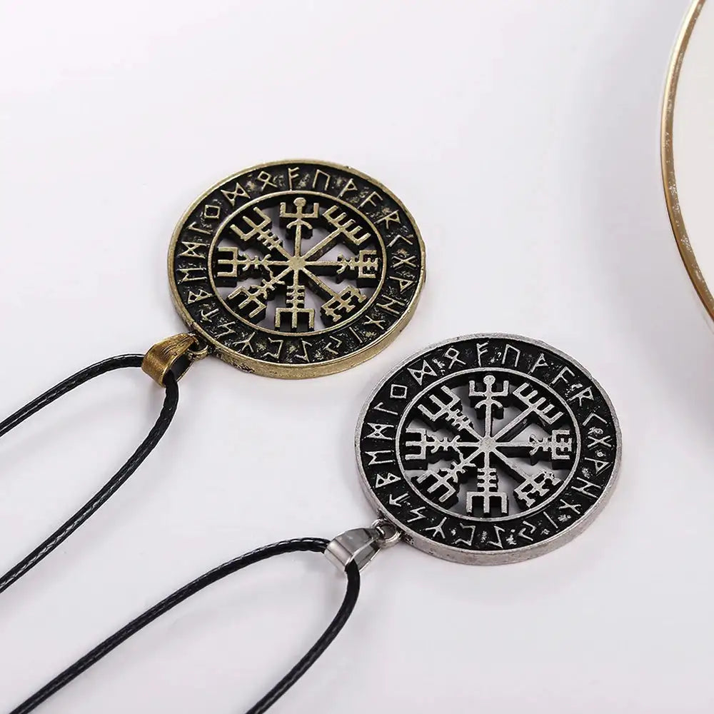 New Odin Symbol Rune Amulet Ally Chain Compass Viking Pendant Necklace Vegvisir Fashion Vintage Necklaces Jewelry Couple Gifts