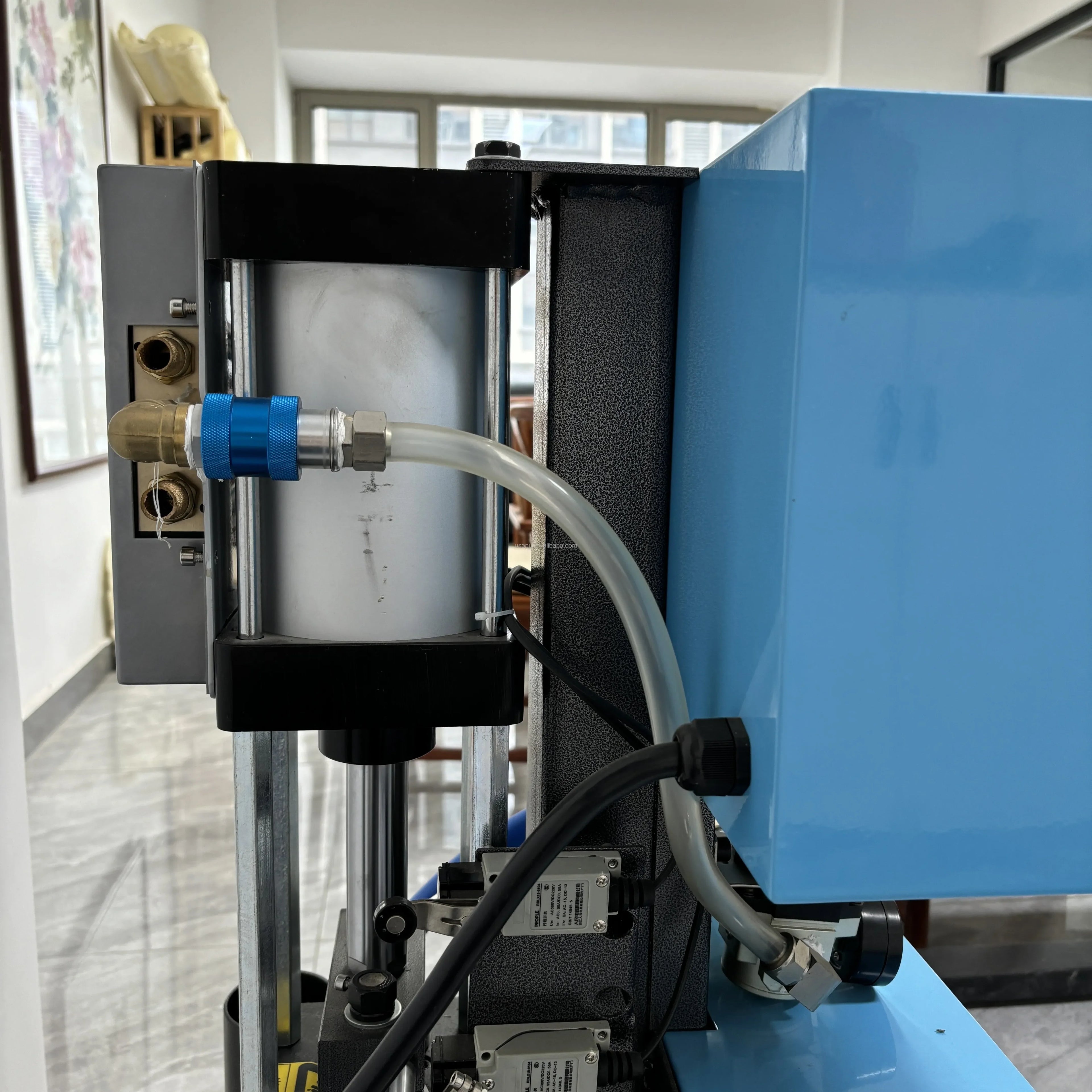 V3 Polyurea Spray Polyurethane Foam Sculpture Protective Pu Machines Lootquake LLC