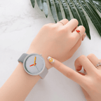 Modern Women Watch Gray Contrast Quartz Watch For Watch  Lovers Unisex Casual Modern Style