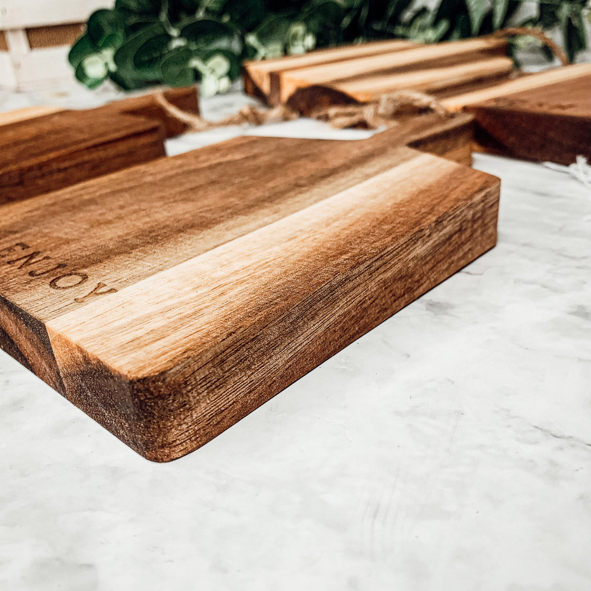 Acacia Charcuterie Boards Set Of 4 8x4.5in Small Serving Boards With Jute Hangs BandsCo Straps