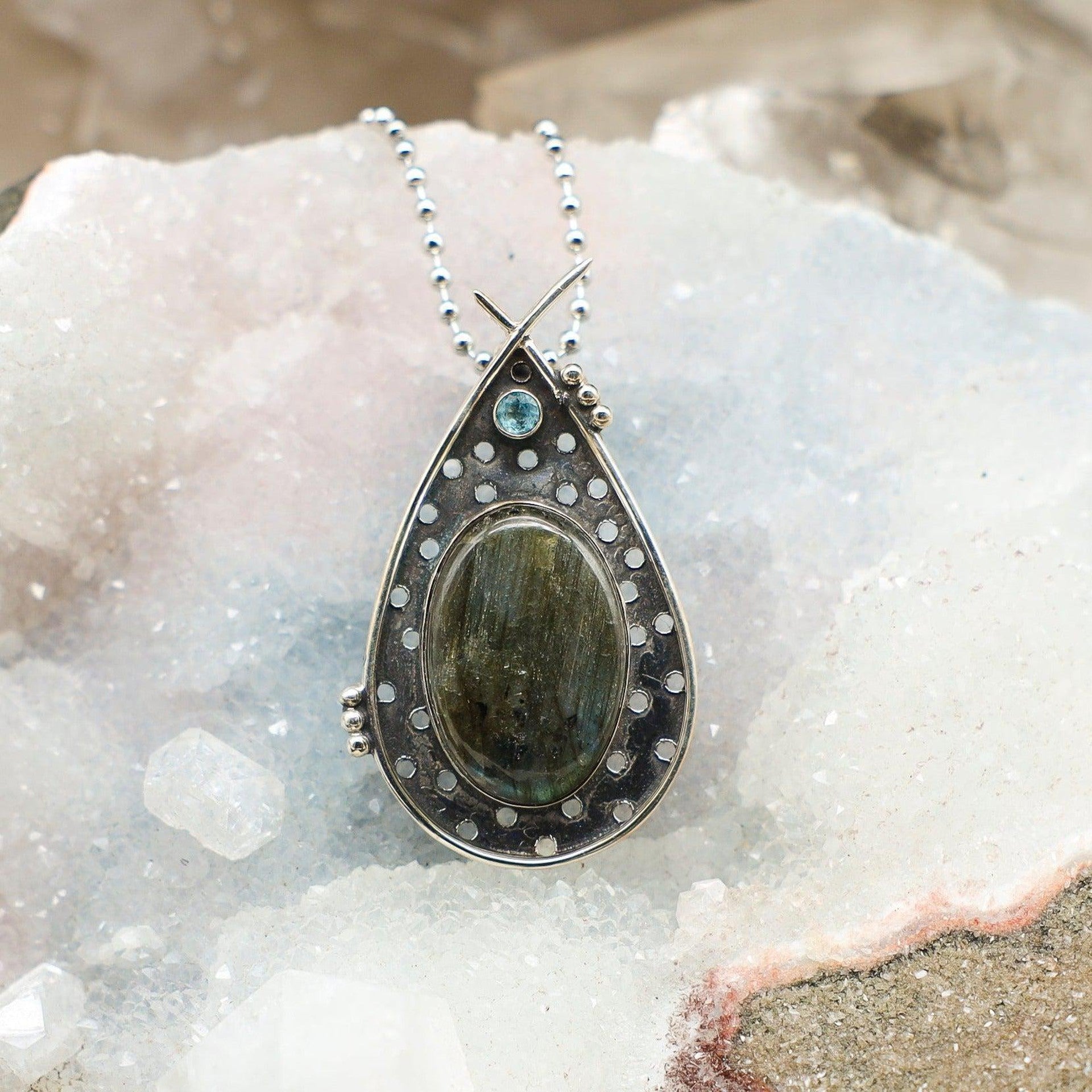 Labradorite On 925 Silver Pendant - SJB-DIAMOND ELITES