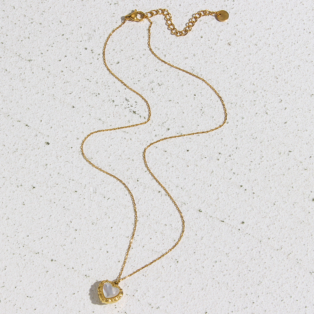High-grade Love Light Luxury Pendant Jewelry Stainless Steel 18k Gold Plating Vintage Shell Love Necklace Pi-Mart